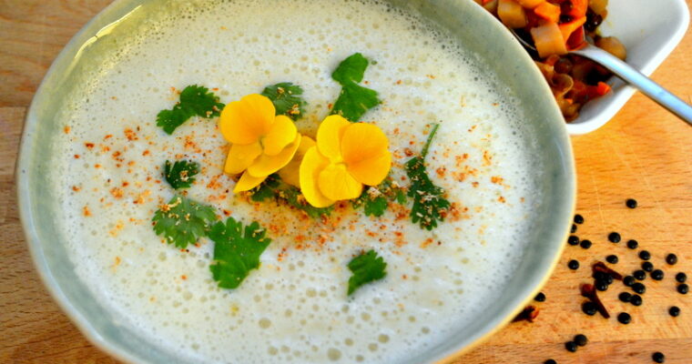 X-mas Blumenkohl-Mandel-Suppe mit Kichererbsen und Belugalinsen