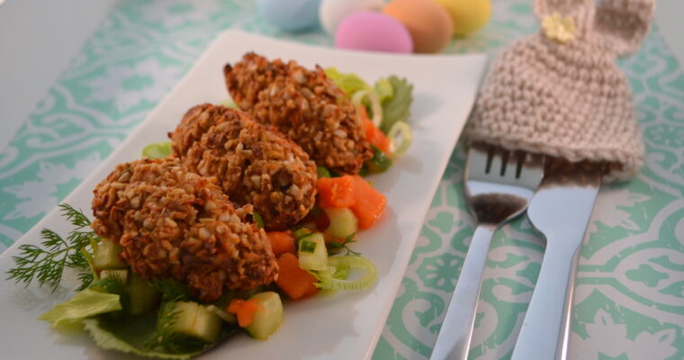 Mandel Kroketten auf Papaya Gurken Salat