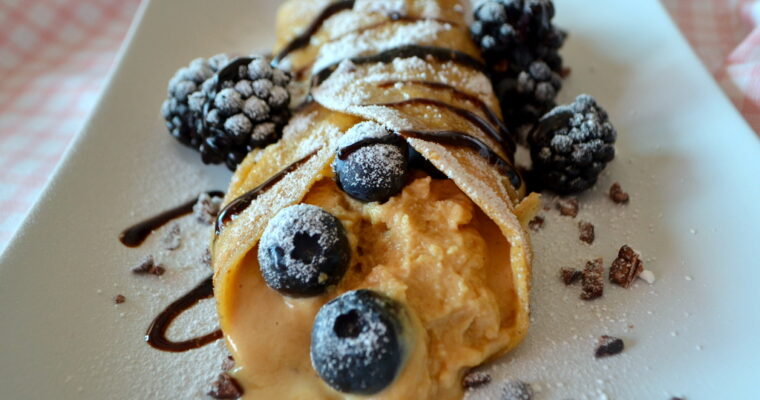 Crespelle ripiene di crema al caramello