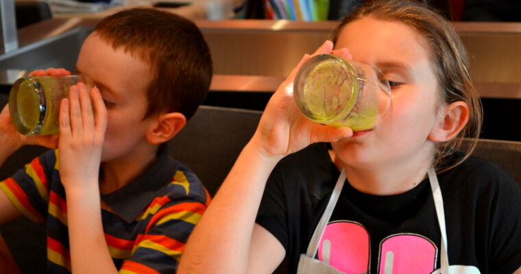 Smoothie verde per bambini – vegano – senza glutine – crudo – alcalino