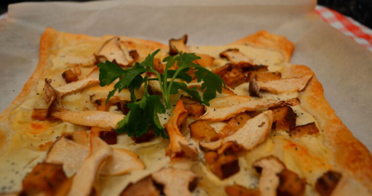 Torta flambée con tofu affumicato e funghi ostrica reale