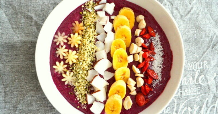 Bowl di mirtillo e anacardi