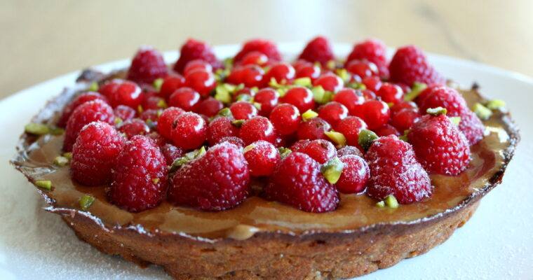 Torta al cioccolato con frutti di bosco, senza glutine