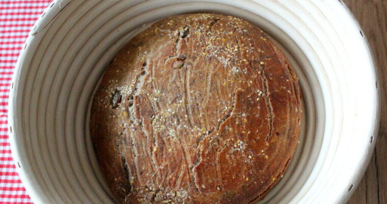 Pane di farro e frumento con semi di zucca
