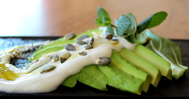 Avocado con crema Wasabi