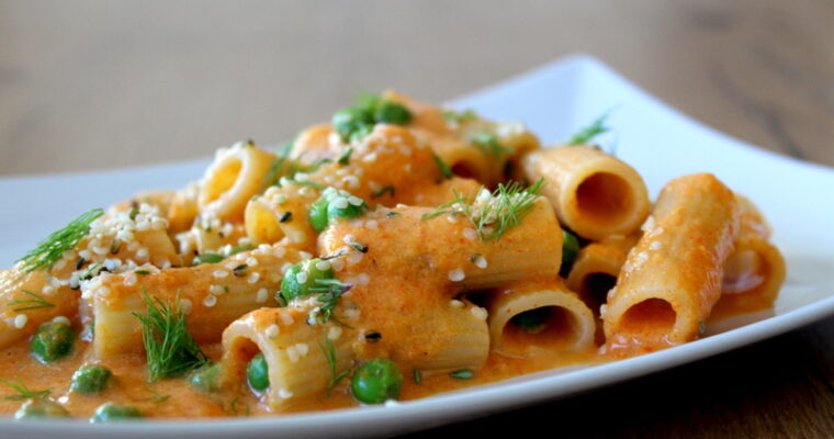 Mac e Cheese vegan con peperoni arrostiti